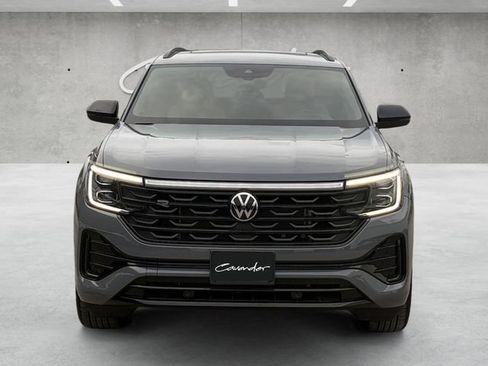 Used 2025 Volkswagen Atlas Cross Sport SEL R-Line AWD/4WD image 18