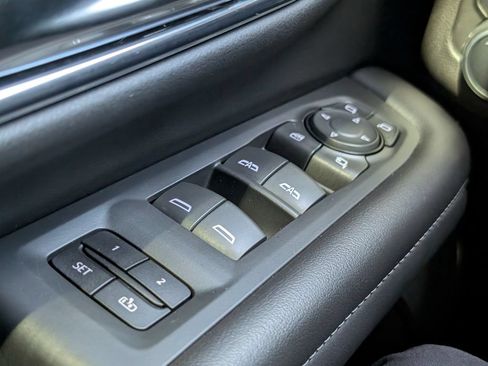Used 2021 Chevrolet Tahoe LT w/ Luxury Package RWD image 30