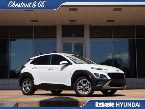 Used 2022 Hyundai Kona SEL w/ Cargo Package FWD image 2