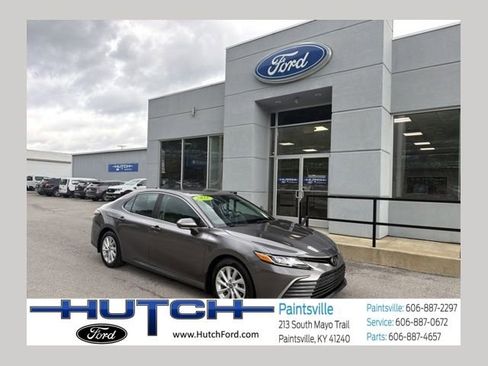 Used 2022 Toyota Camry LE FWD image 1