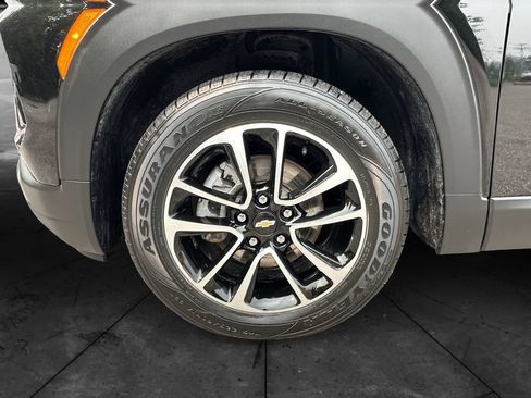 Used 2025 Chevrolet TrailBlazer LT FWD image 14