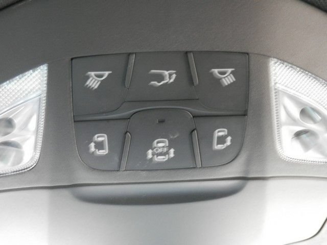 Used 2026 Chrysler Pacifica Select FWD image 32