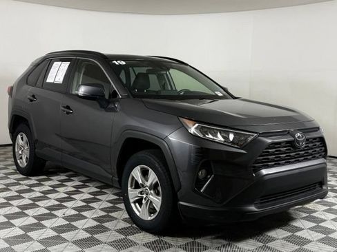 Used 2019 Toyota RAV4 XLE w/ Convenience Package FWD image 10