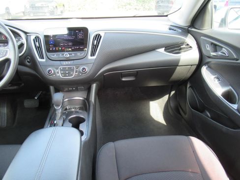Used 2025 Chevrolet Malibu LT FWD image 15