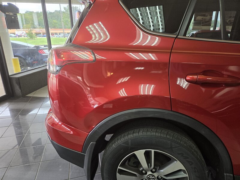 Used 2017 Toyota RAV4 XLE w/ All Weather Liner Package AWD/4WD image 35