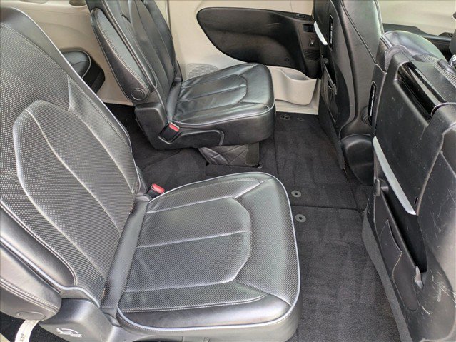 Used 2018 Chrysler Pacifica Limited FWD image 22
