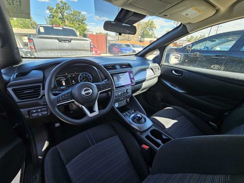 Used 2025 Nissan Leaf S FWD image 3