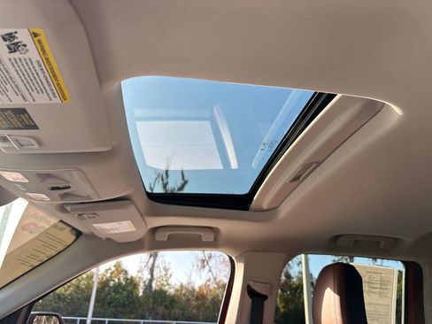 Used 2024 Ford Maverick Lariat image 10