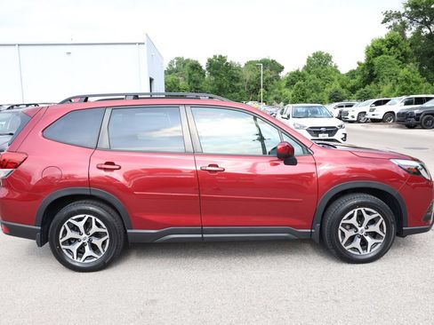 Certified 2022 Subaru Forester Premium AWD/4WD image 4