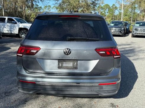 Used 2022 Volkswagen Tiguan SE image 12