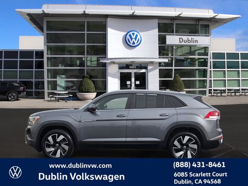 Used 2024 Volkswagen Atlas Cross Sport SE image 7