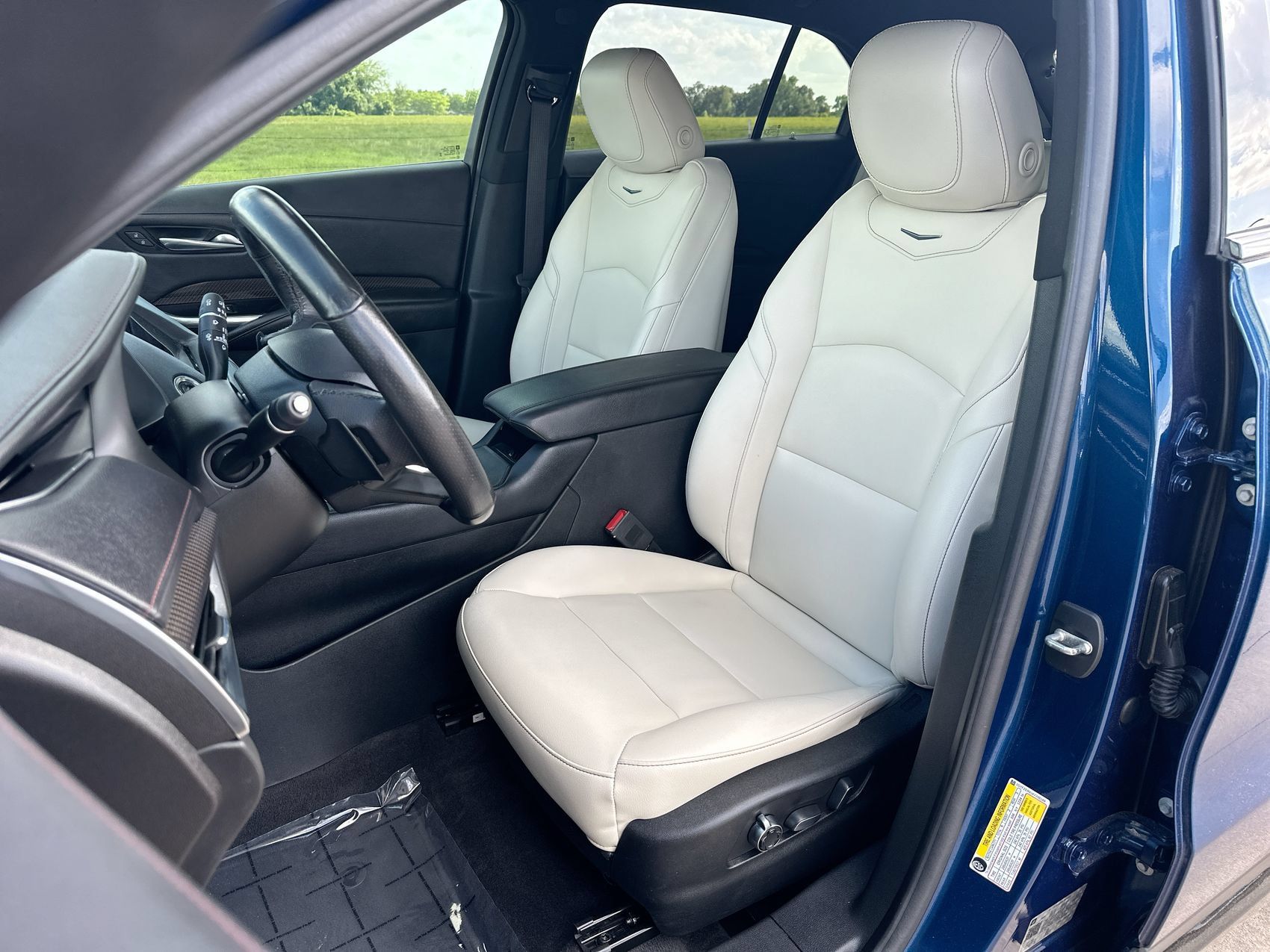 Used 2019 Cadillac XT4 Sport w/ Cold Weather Package FWD image 11