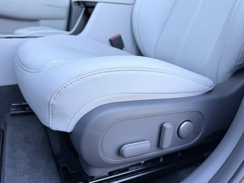 Certified 2025 Hyundai Kona Limited image 25