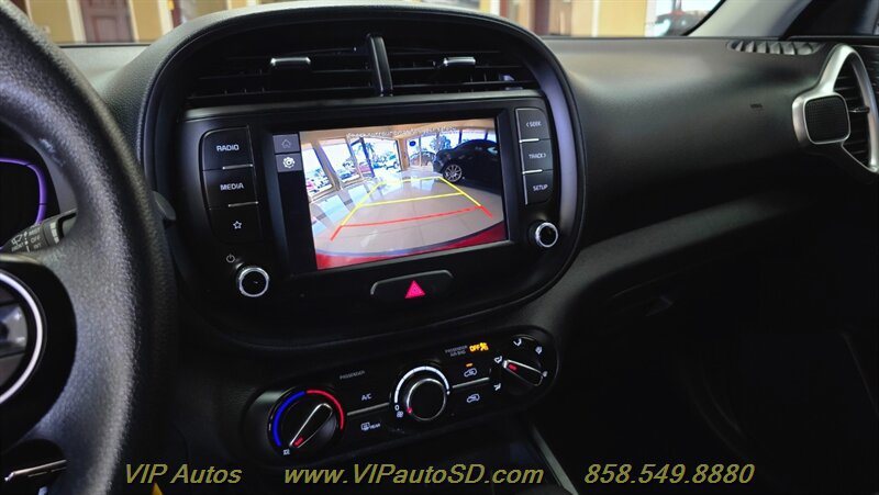 Used 2023 Kia Soul LX FWD image 17