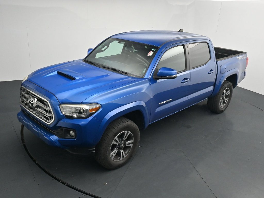 Used 2016 Toyota Tacoma TRD Sport w/ Towing Package AWD/4WD image 12