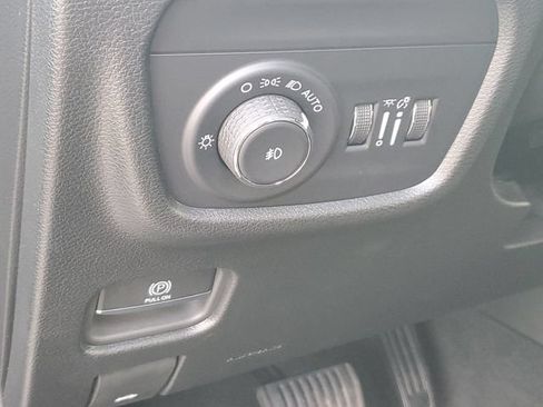 Certified 2024 Jeep Grand Cherokee Limited AWD/4WD image 16