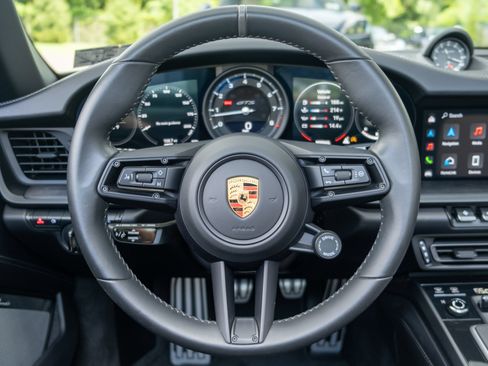 Certified 2022 Porsche 911 Targa 4 GTS AWD/4WD image 28