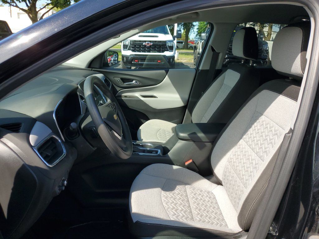 Used 2024 Chevrolet Equinox LS w/ LS Convenience Package FWD image 5