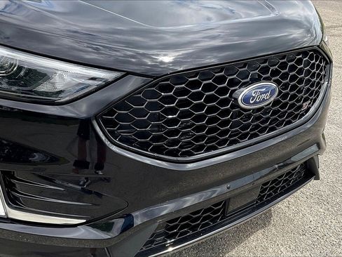 Used 2021 Ford Edge ST image 25