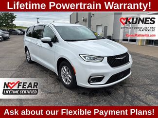 Used 2023 Chrysler Pacifica Touring-L FWD video 1