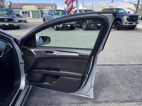 Used 2013 Ford Fusion SE FWD image 34