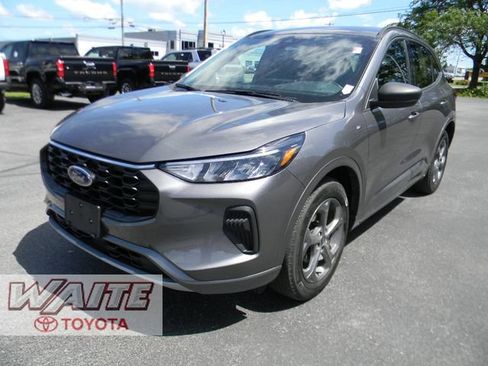 Used 2023 Ford Escape ST-Line w/ Tech Pack #1 AWD/4WD image 5