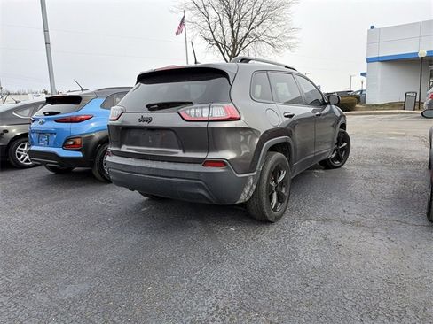 Used 2019 Jeep Cherokee Altitude image 3