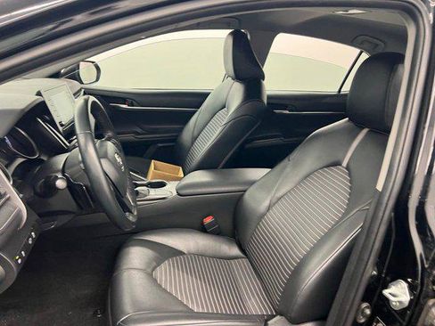 Certified 2022 Toyota Camry SE image 7