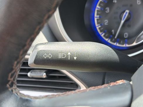 Used 2020 Chrysler Pacifica Touring w/ Advanced Safetytec Group FWD image 31