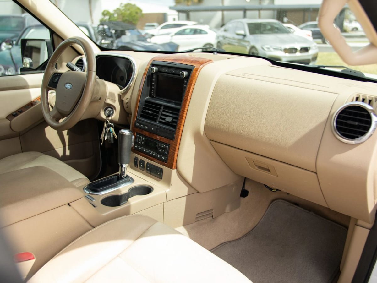 Used 2010 Ford Explorer Eddie Bauer RWD image 22