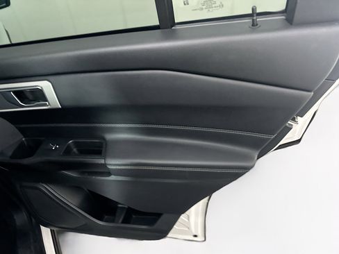 Used 2020 Ford Explorer XLT w/ Equipment Group 202A image 32