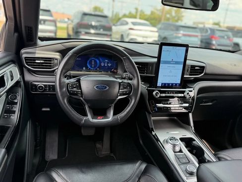Certified 2024 Ford Explorer ST w/ Technology Package AWD/4WD image 5