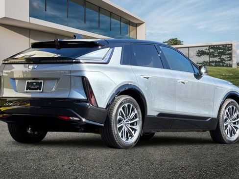 New 2025 Cadillac Lyriq Sport image 4