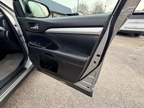 Used 2015 Toyota Highlander XLE image 69