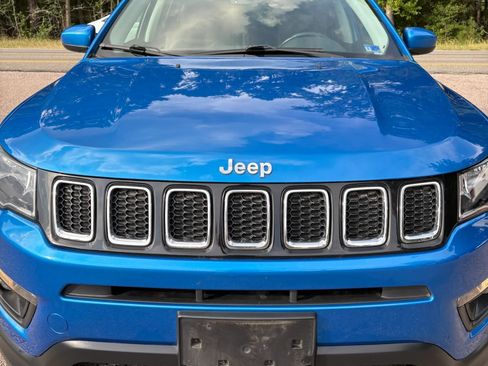 Used 2021 Jeep Compass Latitude w/ Sun and Sound Group AWD/4WD image 9