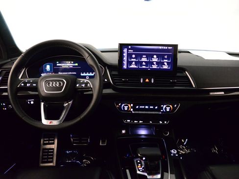 Certified 2022 Audi SQ5 Premium Plus image 3