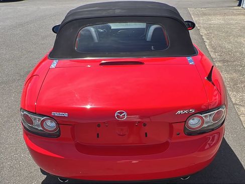 Used 2006 MAZDA MX-5 Miata Grand Touring RWD image 8