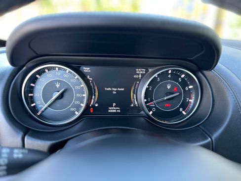 Used 2021 Maserati Levante S GranSport image 30