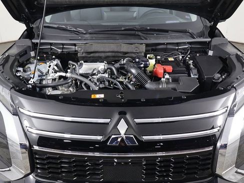 New 2026 Mitsubishi Outlander SE image 19