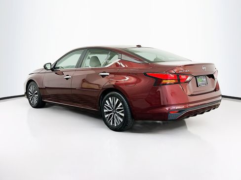 Used 2024 Nissan Altima 2.5 SV image 5