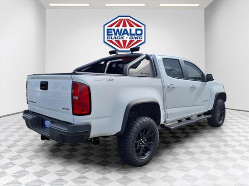 Certified 2022 Chevrolet Colorado ZR2 w/ ZR2 Dusk Special Edition AWD/4WD image 4