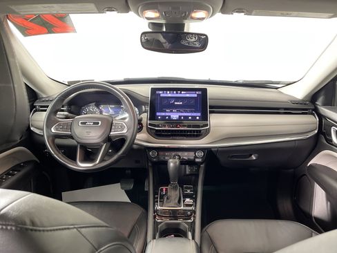 Used 2022 Jeep Compass Limited image 13