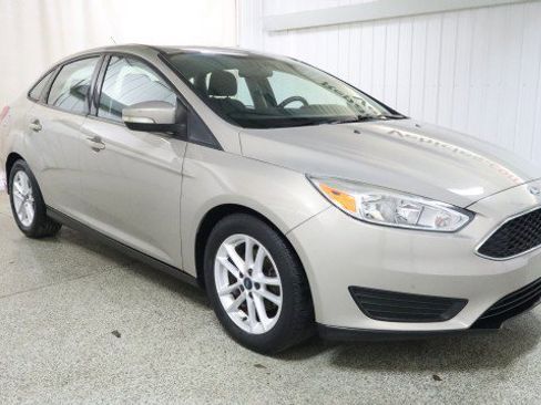 Used 2015 Ford Focus SE FWD image 5