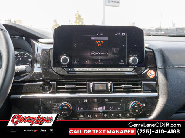 Used 2025 Nissan Pathfinder SV FWD image 9