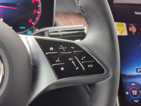 Used 2025 Mercedes-Benz GLC 300 4MATIC image 25