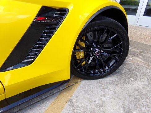 Used 2015 Chevrolet Corvette Z06 w/ 3LZ Preferred Equipment Group image 25