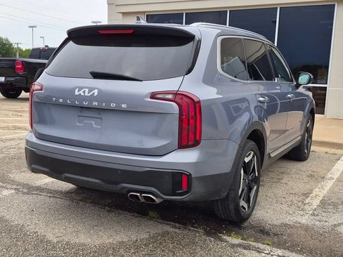Used 2025 Kia Telluride S FWD image 3