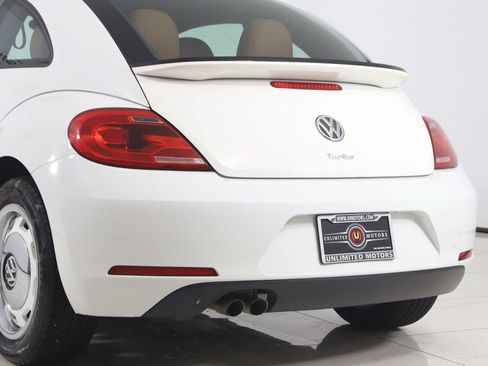 Used 2016 Volkswagen Beetle 1.8T Classic FWD image 21