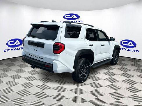 Used 2025 Toyota 4Runner SR5 AWD/4WD image 4