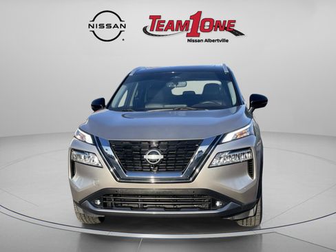 Used 2022 Nissan Rogue SL w/ SL Premium Package image 2